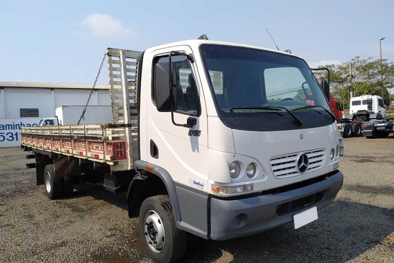 MB915 Mercedes Benz - 06/06