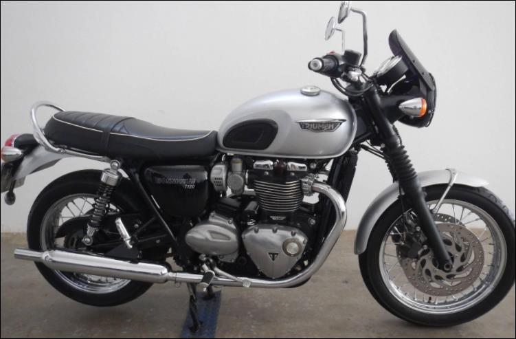 TRIUMPH BONNEVILLE T120 1200
