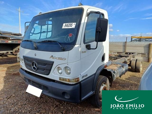 MERCEDES BENZ ACCELO 815 19\19